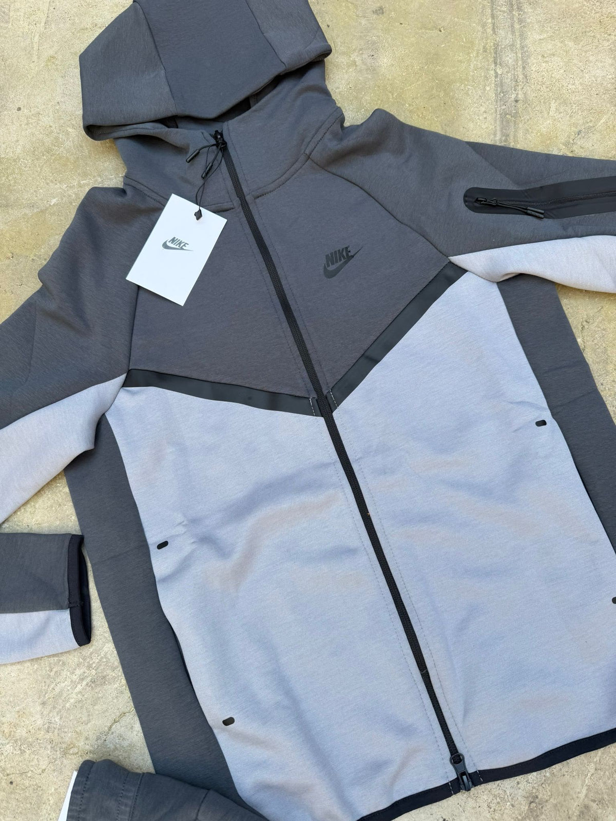Nike tech