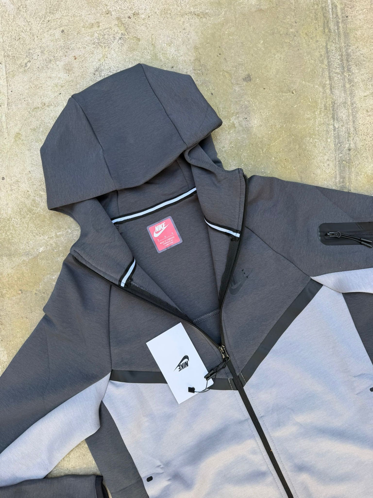 Nike tech