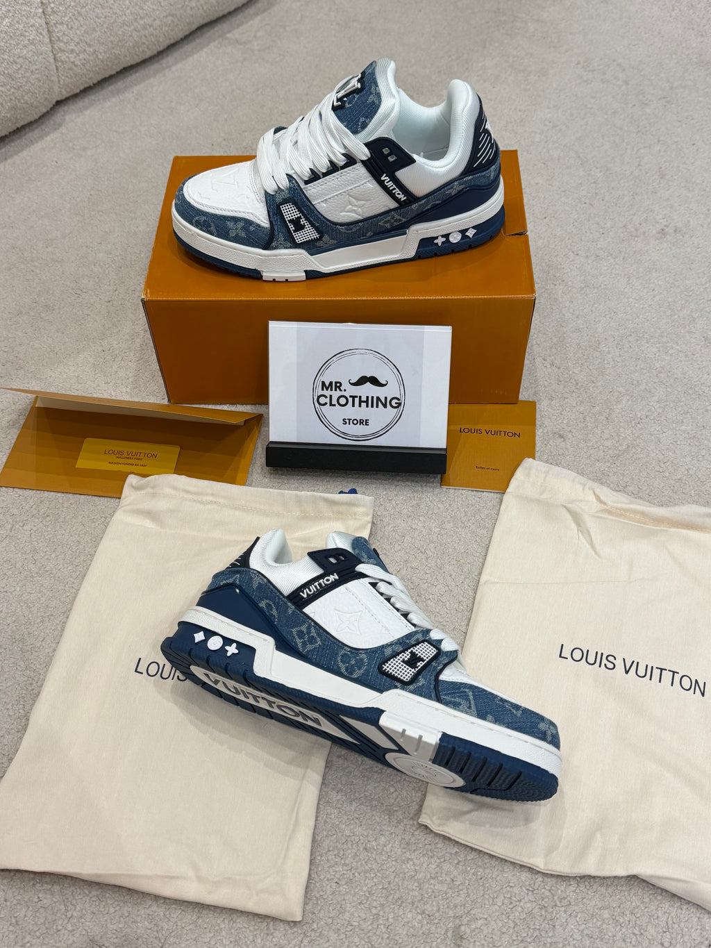 Lv trainer blue white