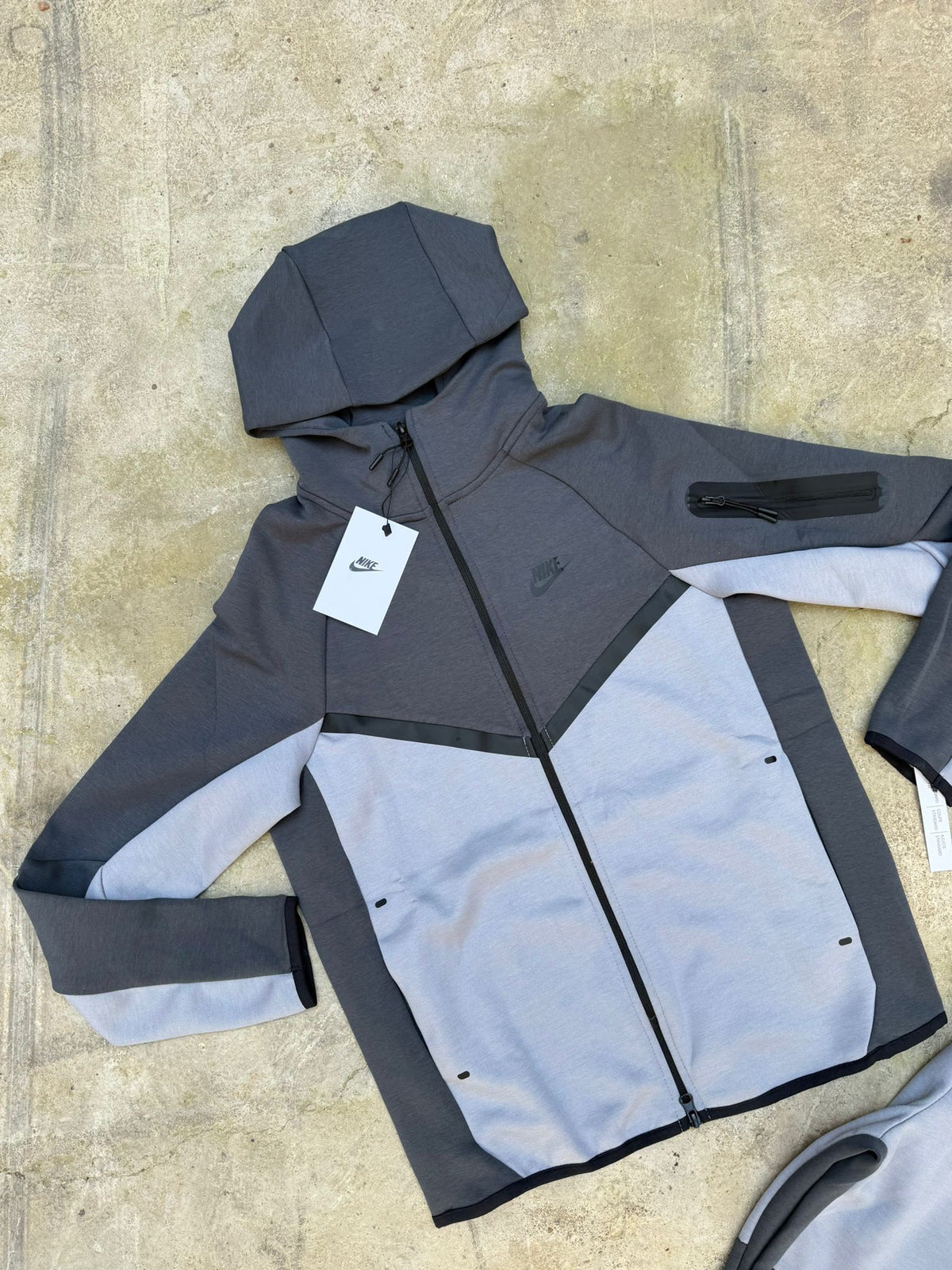 Nike tech