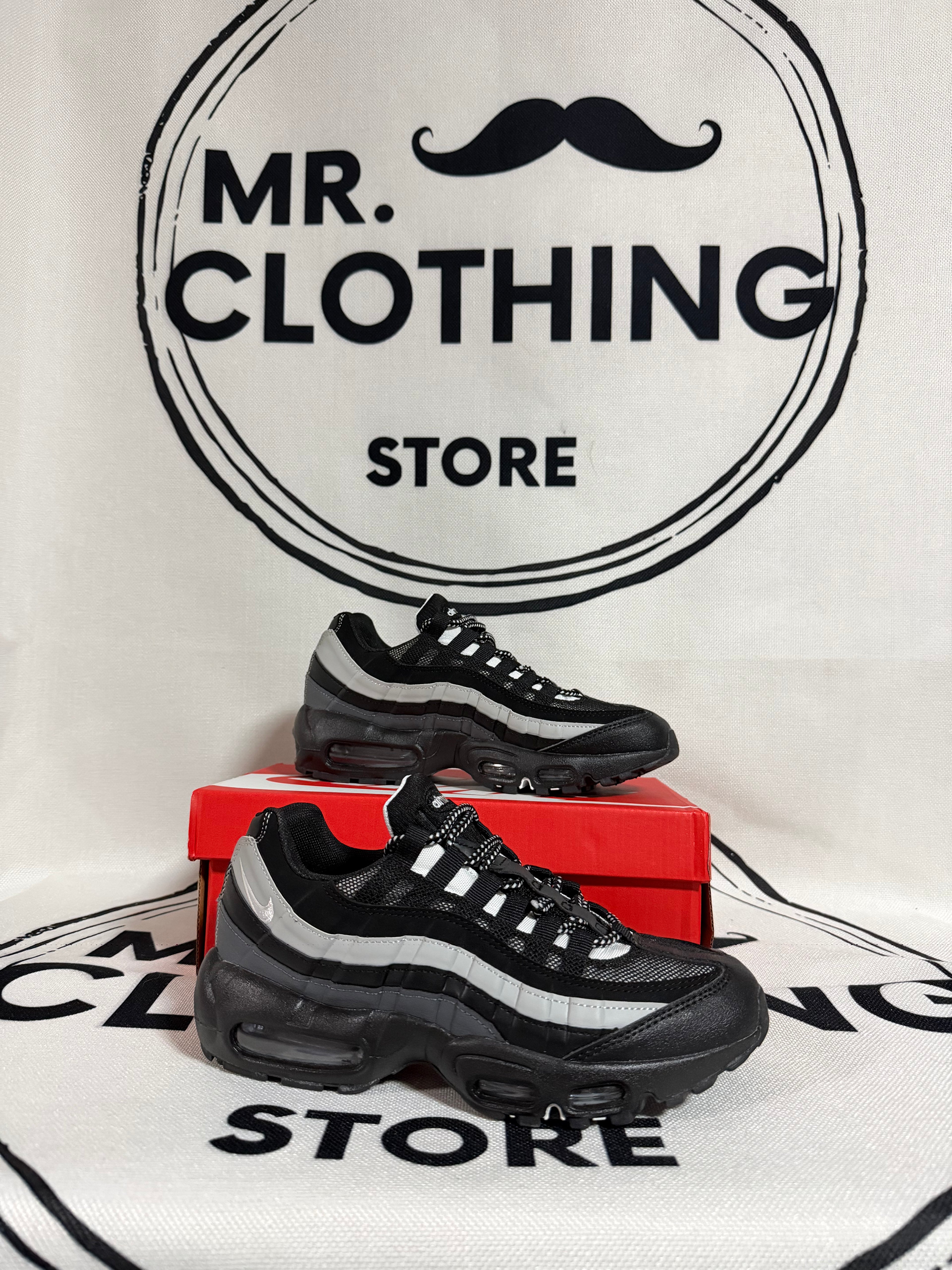 Nike air max 95 Black White